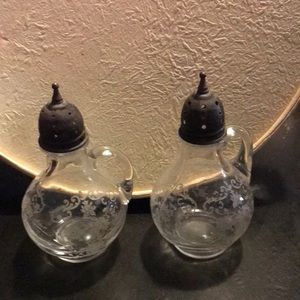 Antique Cambridge (Chantilly) handled salt and pepper shakers.